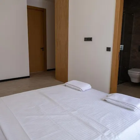 Süper Lüks Havuzlu Merkezde * Çeşme