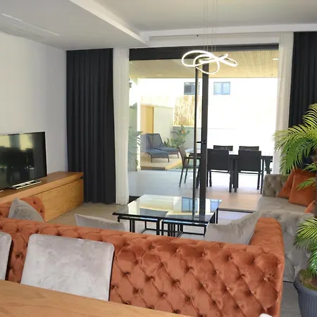 Sueper Lueks Havuzlu Merkezde 빌라 Çeşme