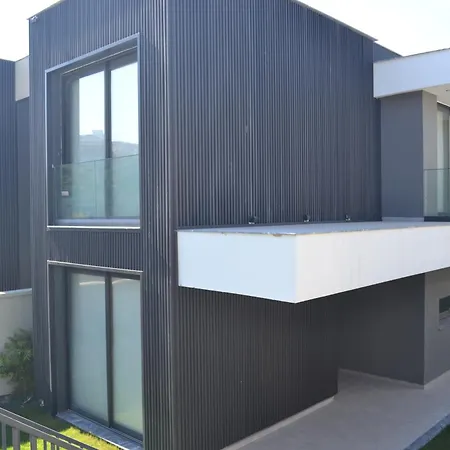 Villa Sueper Lueks Havuzlu Merkezde Çeşme