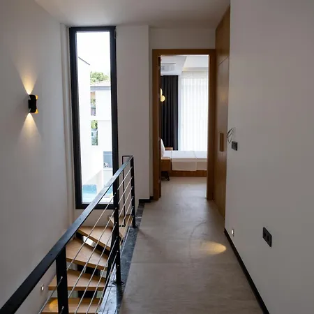 Villa Sueper Lueks Havuzlu Merkezde *