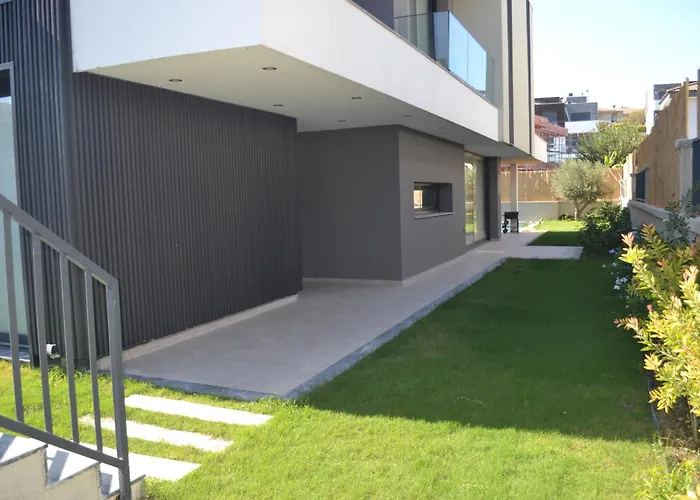 Sueper Lueks Havuzlu Merkezde Villa Cesme