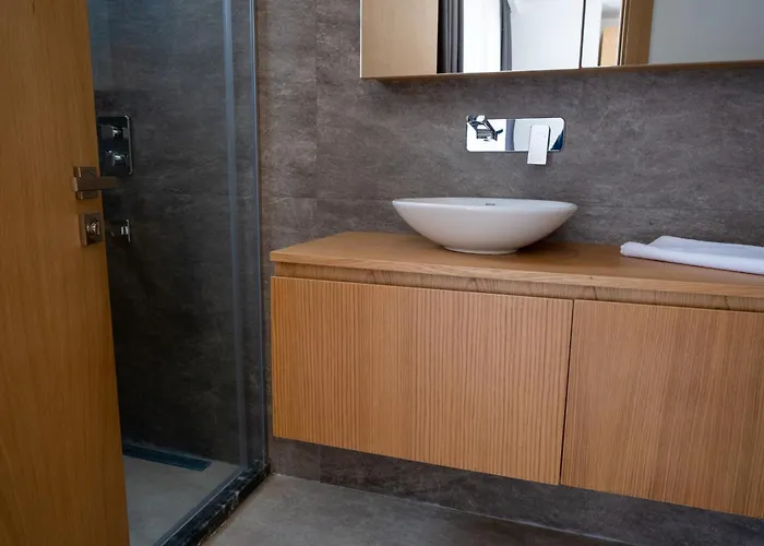 Sueper Lueks Havuzlu Merkezde Villa