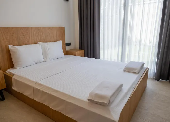 Villa Sueper Lueks Havuzlu Merkezde Cesme