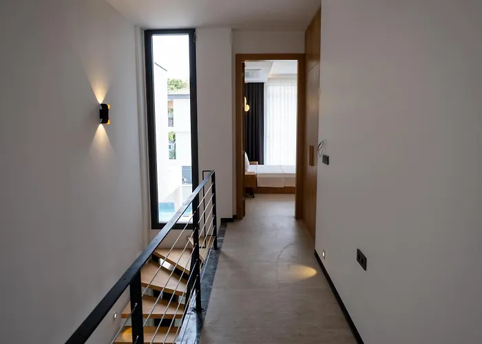 Villa Sueper Lueks Havuzlu Merkezde *